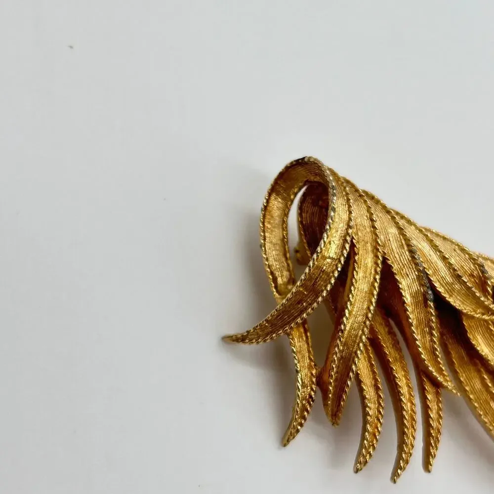 Vintage Boucher Brooch Signed Numbered 2103 Gold Tone Feather Wing Leaf Jewelry